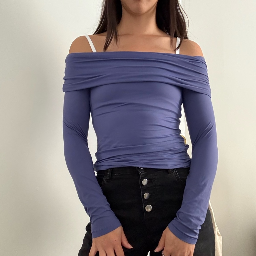 Aritzia Carole Off-Shoulder Long Sleeve